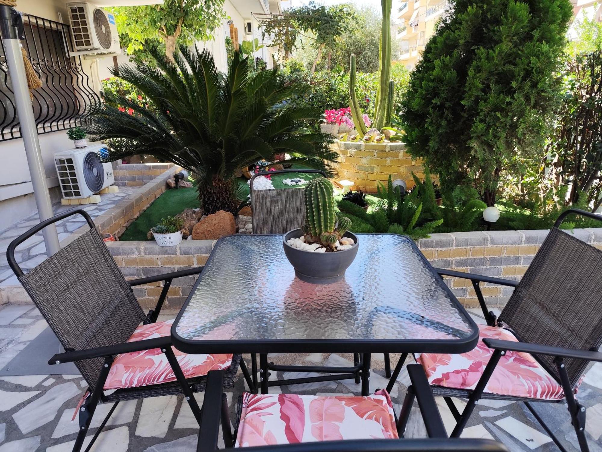 Anastasia'S Apartment With Yard Atenas Exterior foto