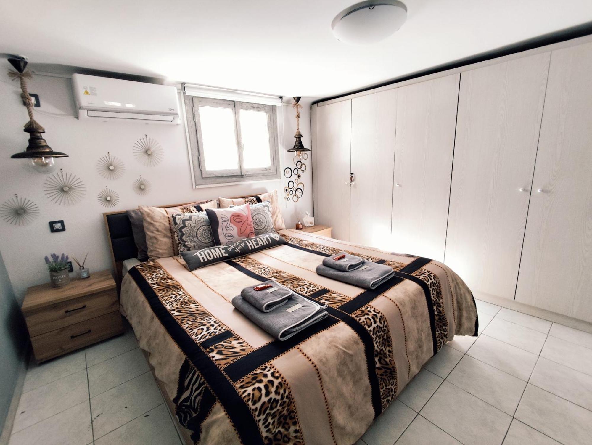 Anastasia'S Apartment With Yard Atenas Exterior foto